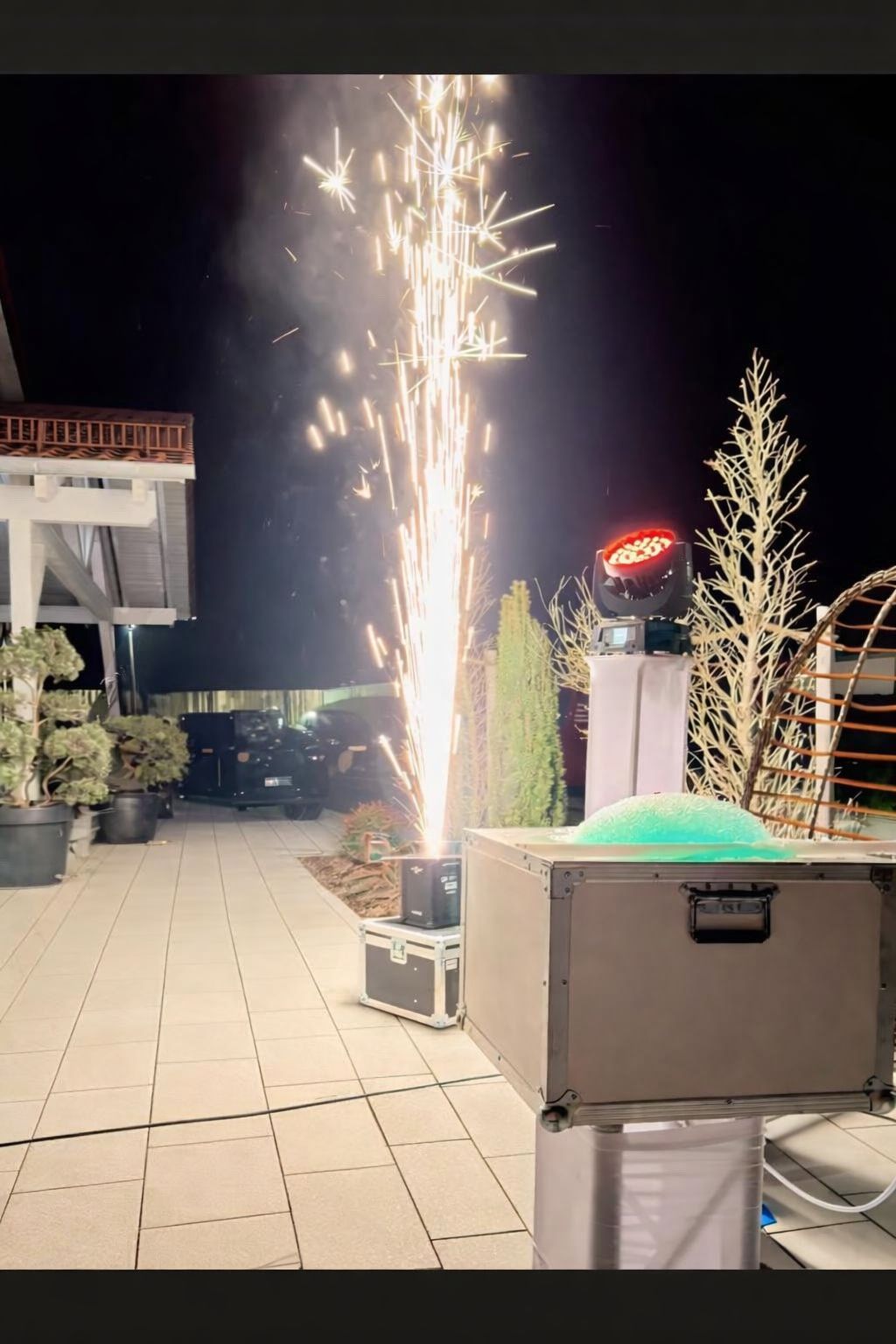 Kaltfunken Maschine und Fliegende Schaumherzen 