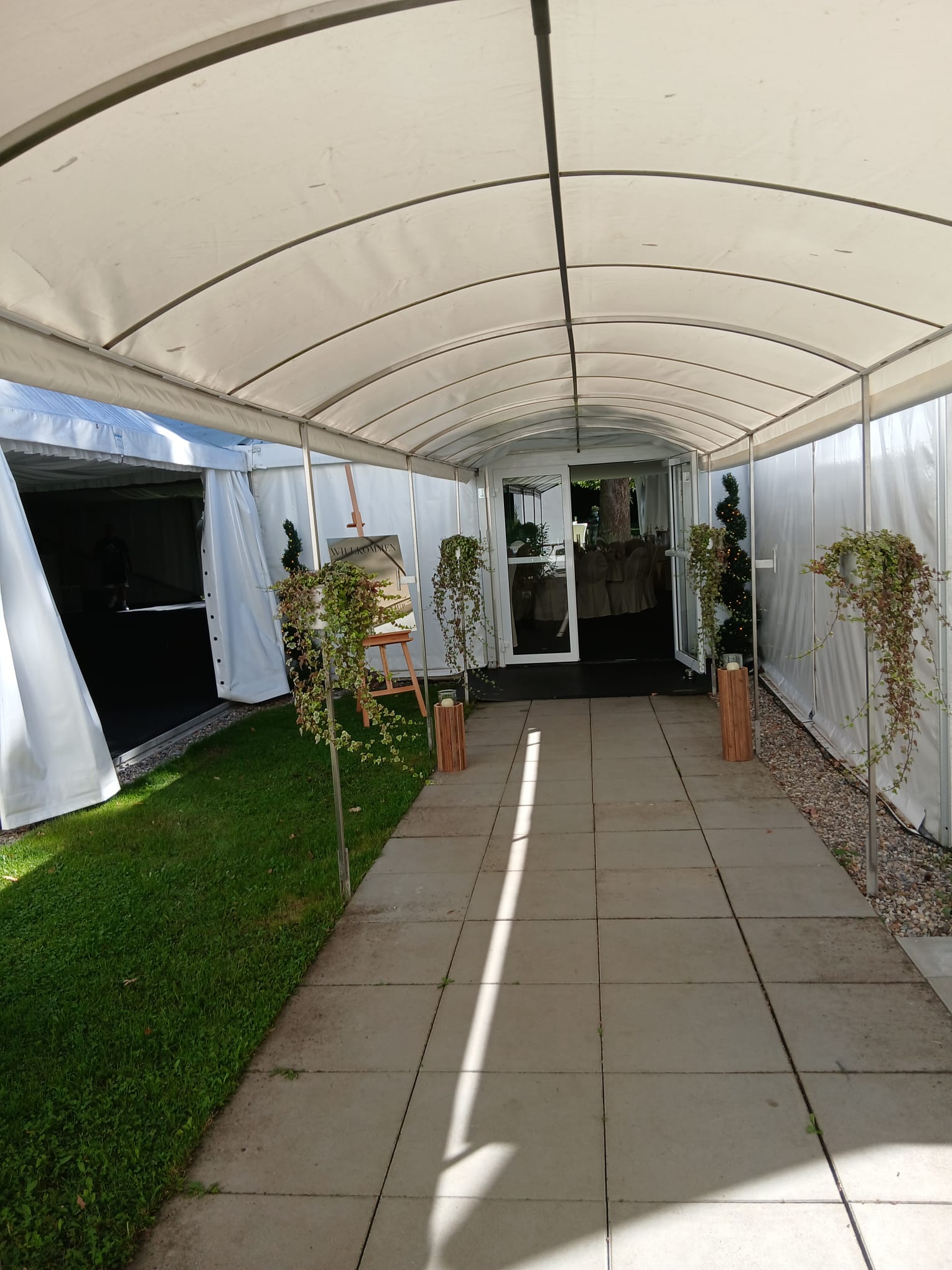 Hotel am Schloss, Aussenansicht Zelt 