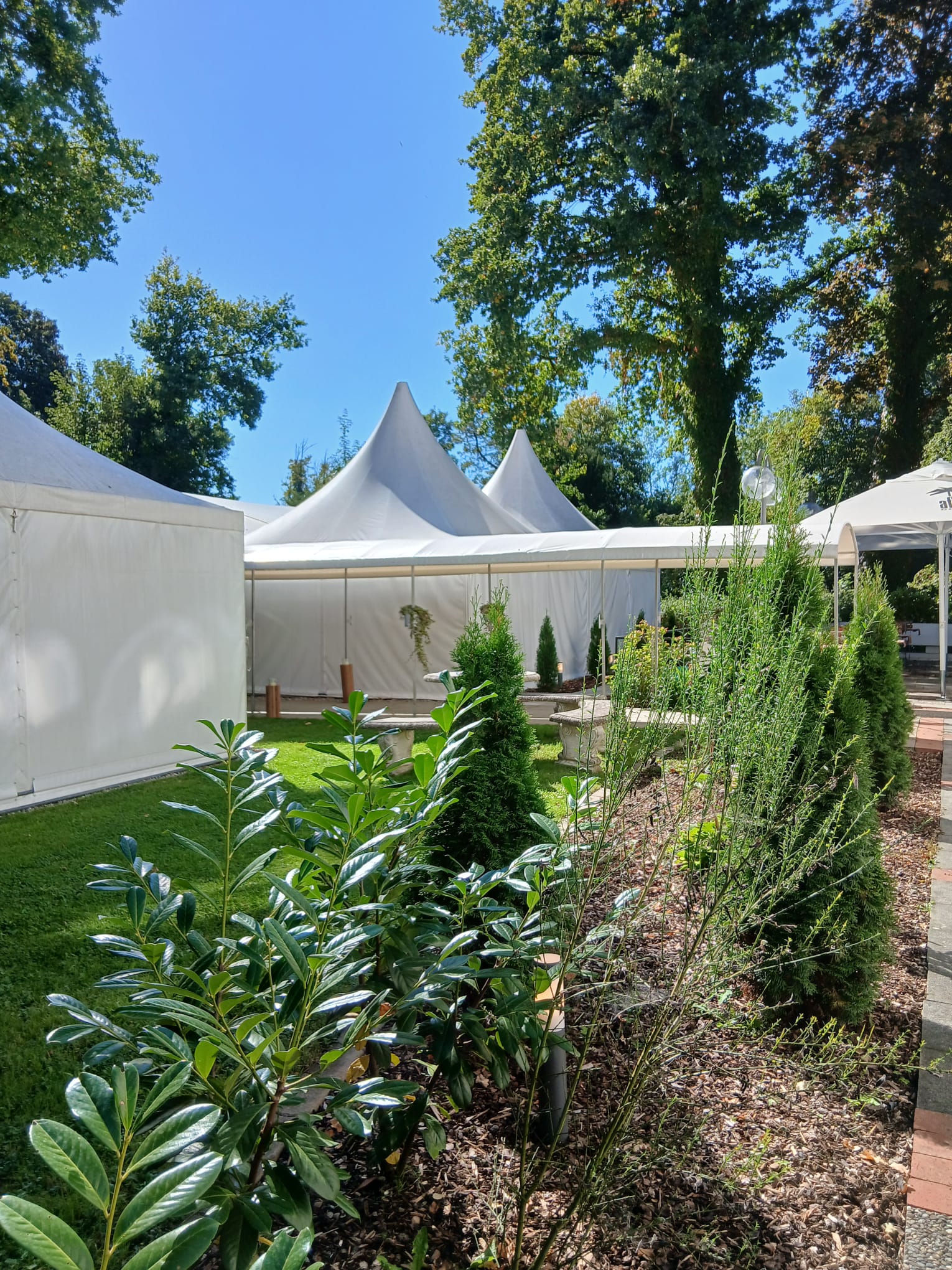 Hotel am Schloss, Aussenansicht Zelt 