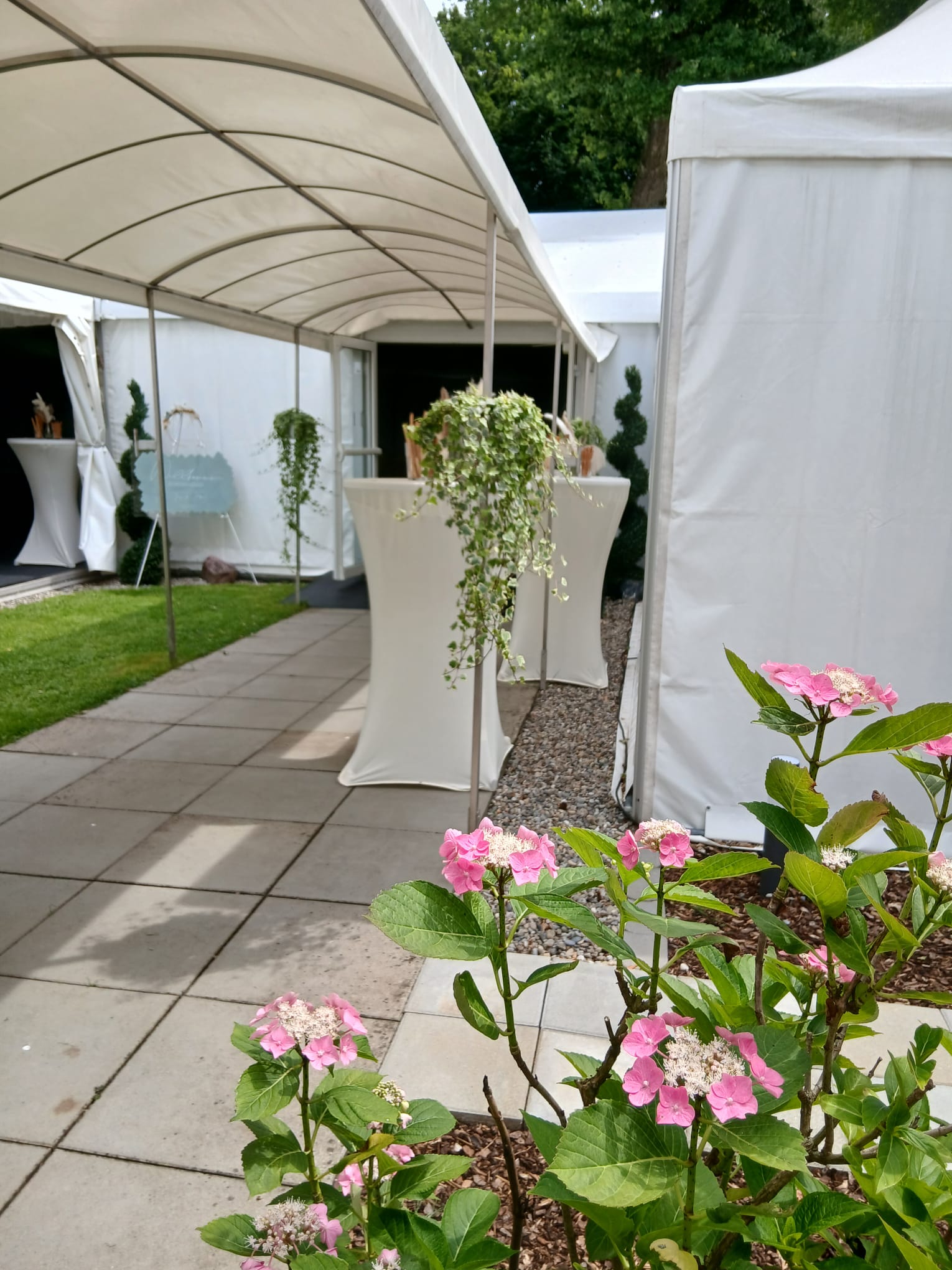 Hotel am Schloss, Aussenansicht Zelt 